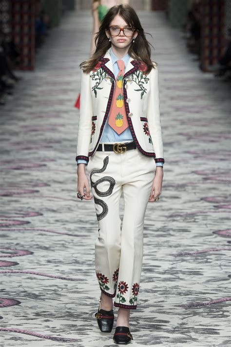 designer du costume de gucci